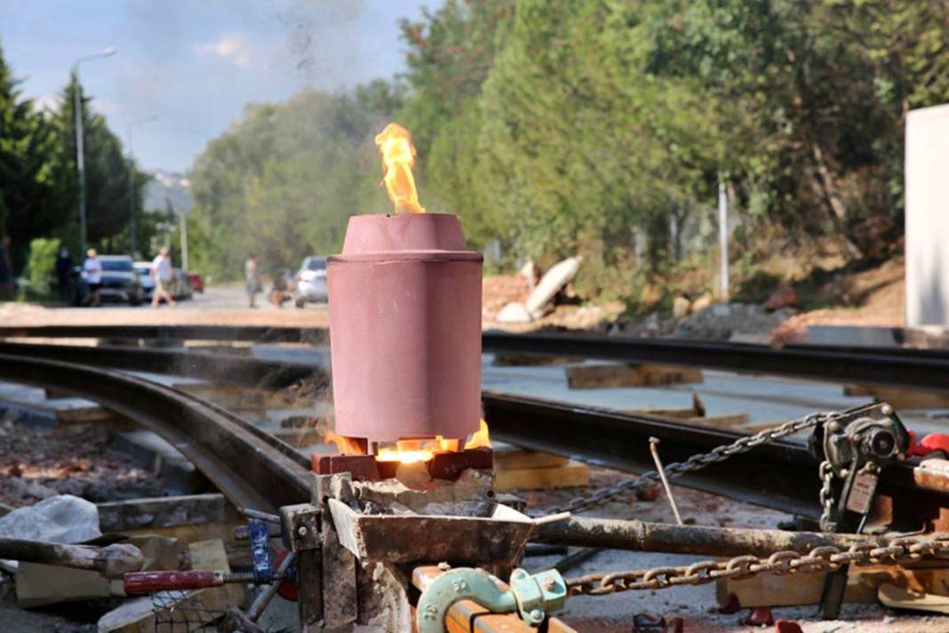 Raylar döşendi, elektrikler verildi: İşte yeni tramvay hattı! 15